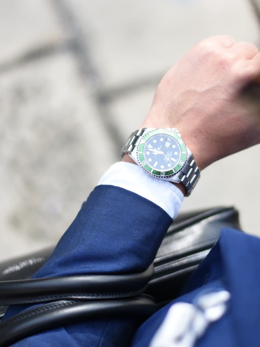 Customer wearing the Atlas Field 40